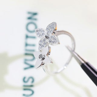 Louis Vuitton Blossom Duo Flower Open Ring