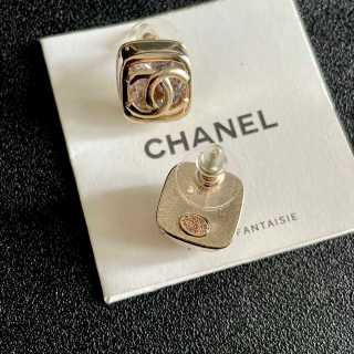 CHANEL Satin Frame CC Stud Earrings