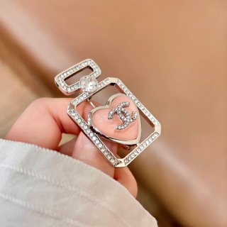CHANEL Geometric CC Heart Accent Brooch