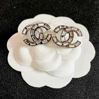 Chanel Silver Double CC Stud Earrings – Elegant Luxury Fashion Jewelry