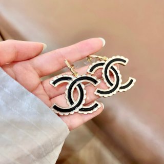 Chanel Elegant Interlocking CC Drop Earrings