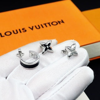 Louis Vuitton Blossom Noir Flower Stud Earrings