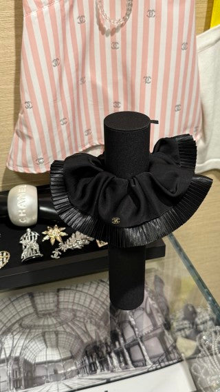 Chanel Black Pleated Bow Hair Clip – Elegant Luxury Fashion Accessory
