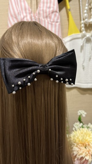 Chanel Pearl Velvet Bow Hair Clip – Elegant Luxury Fashion Accessory