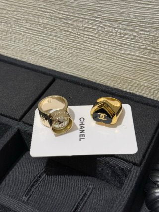 Chanel Black Enamel CC Statement Ring – Elegant Luxury Fashion Jewelry