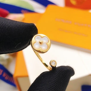 Louis Vuitton Blossom Pearl Open Ring