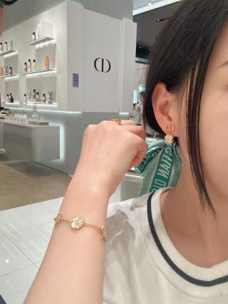 Dior Star Flower Charm Gold Chain Bracelet