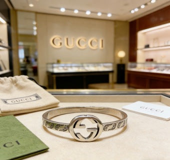 Gucci Interlocking G Crystal Texture Signet Cuff Bracelet