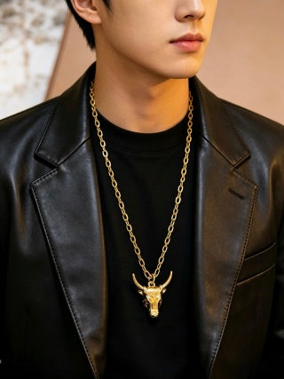 Gucci Horn Pendant Minimal Chain Necklace