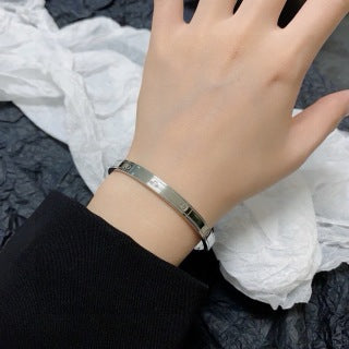CARTIER Alveris Essential Slim Bangle