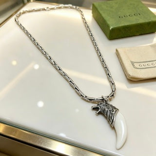 Gucci Horn Pendant Chain Necklace