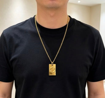 Gucci Vintage Crest Gold Plaque Pendant Necklace