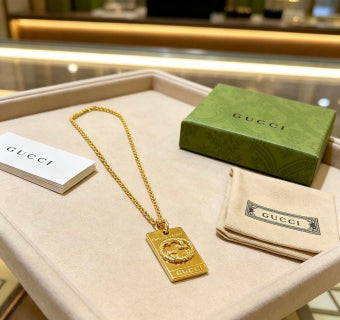 Gucci Vintage Crest Gold Plaque Pendant Necklace