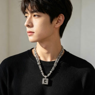 Gucci GG Vintage Link Medallion Silver Long Necklace