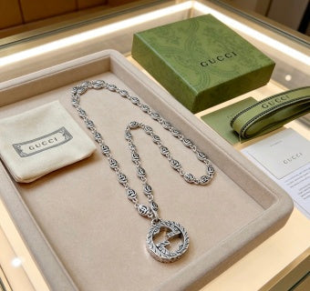 Gucci GG Twisted Circle Link Silver Chain Necklace