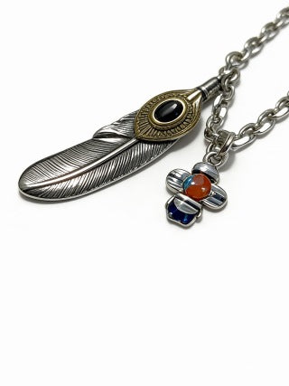 Louis Vuitton Feather Charm Heritage Chain Necklace